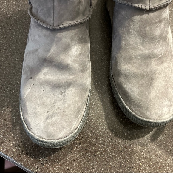 Ugg mammoth gray fringed boots size 8.5 - Picture 6 of 6